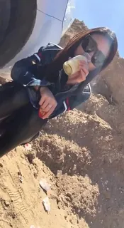 【吃瓜猎奇】最爱野战的欲女，经常约炮友野战 超会玩！黑丝少妇勾引露出 - 高清流媒体极速加载