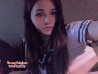 阿茶_制服诱惑 - 极具视觉冲击力的猫咪av站内容