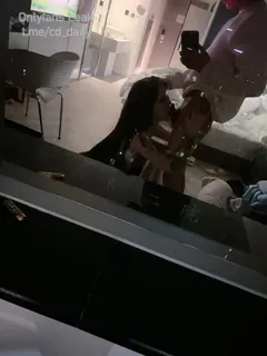 对着镜子自拍母狗吃大屌 - 1080P超清画质展示图