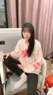 小美女被爆菊了,疼的不断求饶,这么漂亮的菊花竟然被这个渣男给爆了 完整无删减版在线看