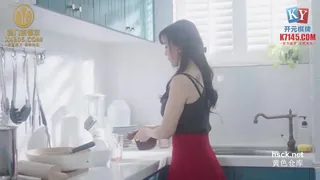 把爸爸新婚不久的小妈操上床上 - 高清在线观看