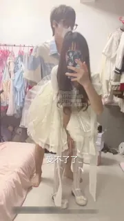 白丝lo鞋 香甜白嫩萝莉美少女 翻起裙子直接草 - 极具视觉冲击力的猫咪av站内容