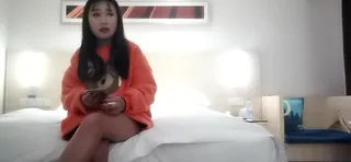 91视频官方收录：【屌哥探花】约大学生兼职妹故意把套掉逼里内射人家