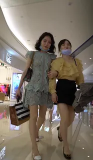 偷拍2个阿姨的屁股 - 1080P超清画质展示图