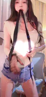 猫咪av站栏目：抖音  迷人的大奶奶 直播骚舞 精彩封面