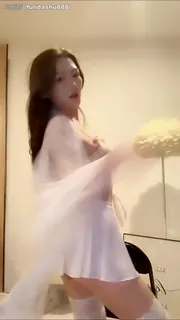 【猫咪av站】清纯全白小天使 现场高清截图