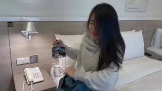 猫咪av站精选视频：橘子大神酒店约炮刚刚大学毕业出来兼职的女生❤️一直喊着不要内射最后射了她满满的一B生气了 完整版