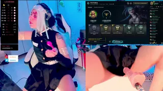 猫咪av站高分作品推荐：电竞女孩一边打游戏一边高潮05