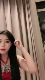 黄播女模小草莓群更新_ - 极具视觉冲击力的猫咪av站内容