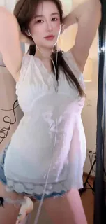 迷人的张奶奶  抖音  直播骚舞 - 1080P超清画质展示图