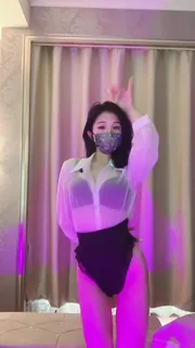 91社区热议作品：bigo  sweet欲崽直播骚舞 实拍