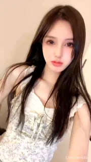 嫩屄少女 香奈奈 摳屄自慰 聊騷 - 1080P超清画质展示图