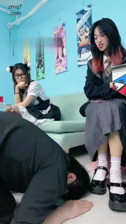 樱桃大大黑丝 裸足 棉袜 女仆店和素人女仆调教蝈楠 完整无删减版在线看