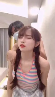 91视频官方收录：跟男友去度假就是要干！