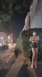 91视频官方收录：大姐姐在户外露奶