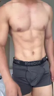 猛男身材 谁看了不爱！ 优质原创视频在线直达