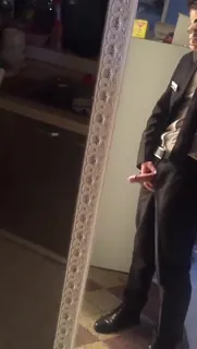 【猫咪av站】西装小火粉嫩鸡巴！好喜欢！ 现场高清截图