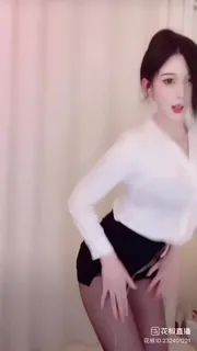 OL黑丝姐姐跳舞 - 高清在线观看