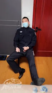 猫咪av站栏目：警察叔叔竟然是同！可惜了！ 精彩封面