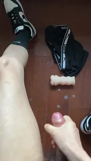 买了个自慰工具撸爽了 - 高清在线观看