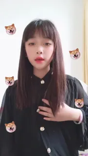 猫咪av站栏目：女大装清纯 精彩封面