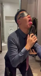西装男舔狗最爱脚 玩家亲测好评资源