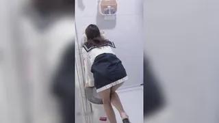 猫咪av站高分作品推荐：淫蕩JK蕩氣說著哥哥快點射給我