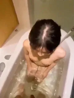 91社区热议作品：小骚货一枚 实拍