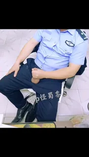 【猫咪av站】工作空闲时撸一撸03 现场高清截图