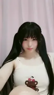 猫咪av站栏目：双马尾女高中生在线露奶陪狼友聊骚~ 精彩封面