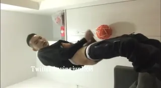 嫩男自撸鸡巴 02 手机浏览器流畅观看预览