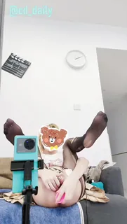 91社区热议作品：对镜自己疯狂玩弄屁眼 实拍