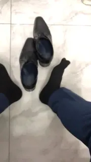 猫咪av站栏目：男同脱鞋，你是足控吗 精彩封面