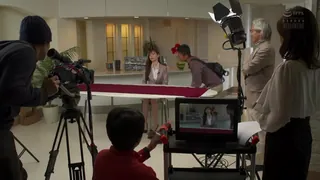 查看 OL 短发美女被男同事多人抽插蜜穴 的详细介绍与播放