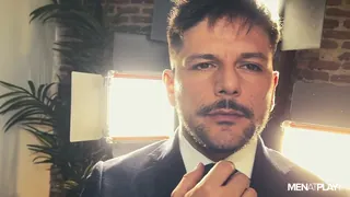 【猫咪av站】黑丝西装胡子猛男自慰 现场高清截图