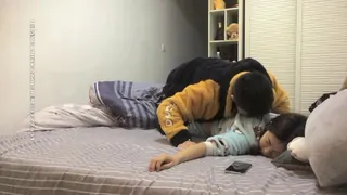 跳蛋塞穴，良家小姐姐饥渴不已 手机浏览器流畅观看预览