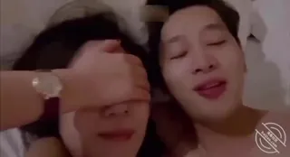 海角社区流出大瓜 温州叶丛（顶级PUA女）， 逼男的退婚 吃两头粮被曝光 优质原创视频在线直达