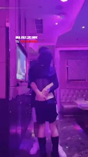 猫咪av站高分作品推荐：【趁酒醉拿下兄弟女友】兄弟的骚女友吵架了来找我喝酒 没喝几瓶就主动勾引我了 在卫生间直接后入