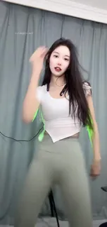 小甜甜直播紧身裤  美臀 - 极具视觉冲击力的猫咪av站内容