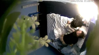 猫咪av站栏目：『第一色』妹子吃宵夜被灌醉带到酒店开房迷迷糊糊就被上了 #偷拍 #迷奸女孩 精彩封面