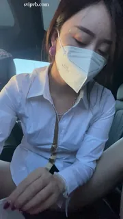 为了刺激 极品少妇车内撕开丝袜玩具塞进去自慰淫叫 还要观察外面的情况 真够骚的 完整无删减版在线看