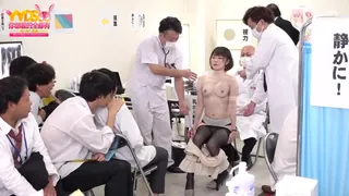 正在播放：检查每个女孩的鲍鱼 (猫咪av站频道)