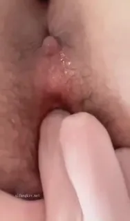 猫咪av站精选视频：小短片骚逼抠逼 完整版