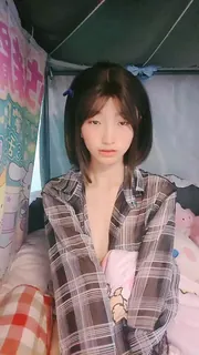 91视频推荐：清純女神烏崽醬絕對是心動的感覺 手机在线播放