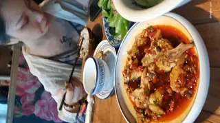 猫咪av站精选视频：真实迷奸 渣男周末约公司新来的小太妹一起吃饭 趁她上厕所在水里下药迷翻 干完清理干净帮她把衣服穿上 装作什么都没发什么一样 #真实迷奸 #下药 完整版