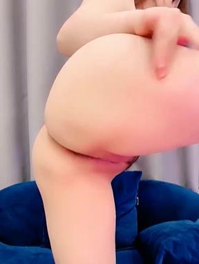 91视频官方收录：淫荡美女自慰‘’