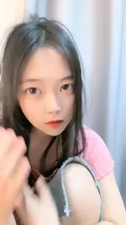 猫咪av站题材必看：#夹心糖饼  清纯萌妹~户外自慰喷尿~超刺激 封面图