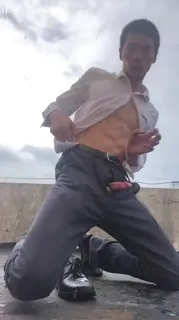 西装肌肉奶狗天台自撸 完整无删减版在线看