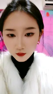 校花女神果果qzm鴨寶吖道具大秀 手机浏览器流畅观看预览