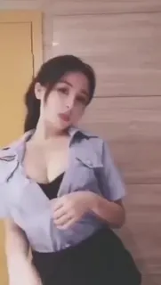 正在播放：卖女主播cosplay警察制服艳舞 (猫咪av站频道)